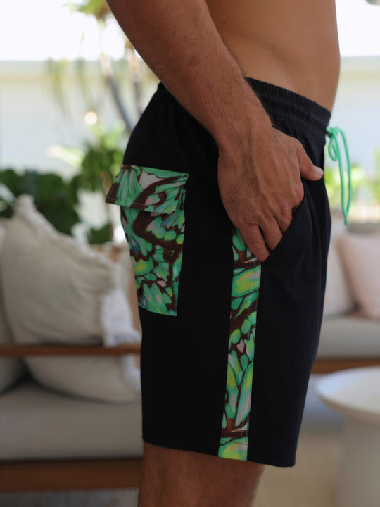 KISS & TELL MEN'S SHORT