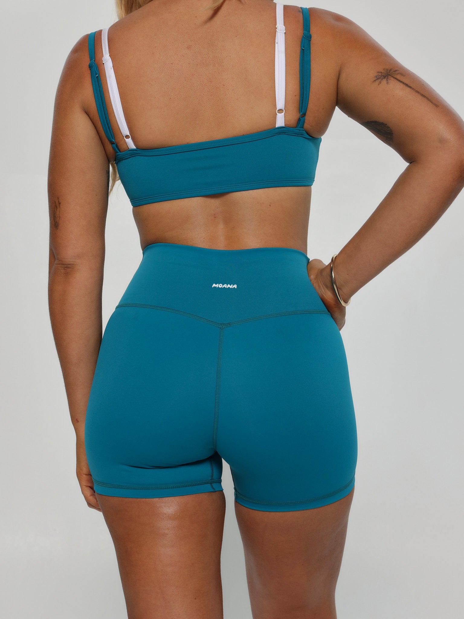 OCEANA CROSSOVER SHORT